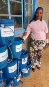 Kenya Chicago 2024 - buckets and women